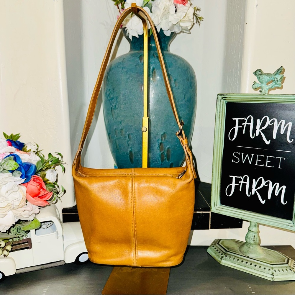 Coach Vintage 1998 Soho Mini Bucket Bag Glove-Tanned Leather - GUC - Picture 2 of 16